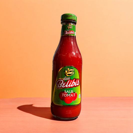 Nesia Food Dua Belibis Tomatensauce in Flasche, Würzmittel und Sauce, mit roter Tomatensauce in der Flasche sichtbar