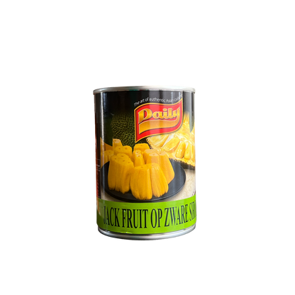 Vanka Kawat Daily Nangka in Sirup, Kochzutaten, in einer Dose mit geschnittenen Jackfruchtstücken in Sirup.