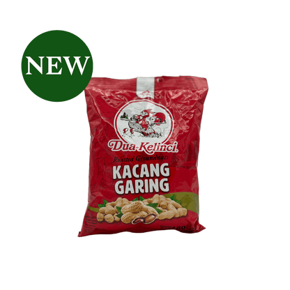 Knusprige Kacang Garing von Dua Kelinci, Nesia Food, als Snack in einer offenen Packung sichtbar